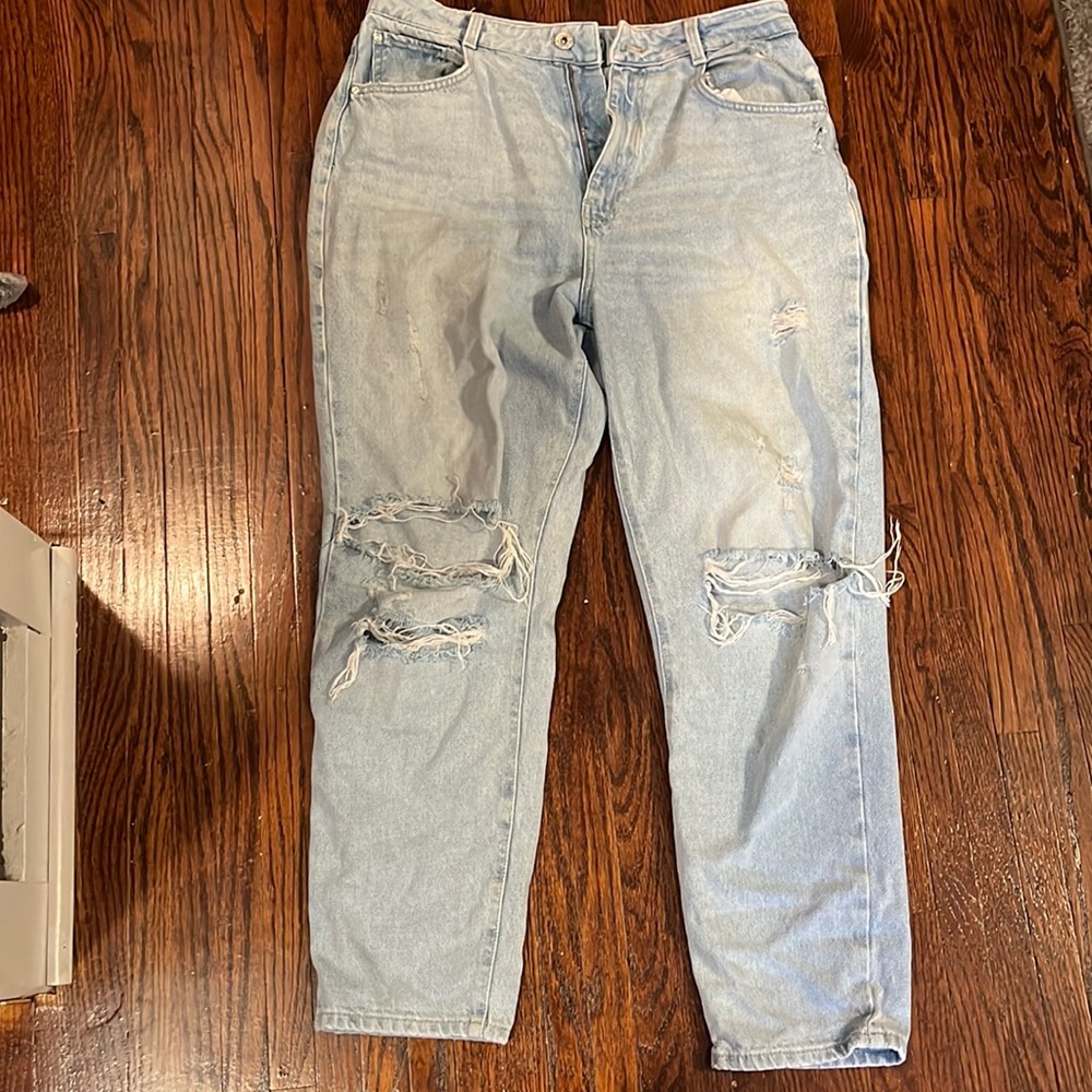Zara size 10 Eur 42 womens EUC light wash distressed ripped straight denim jeans